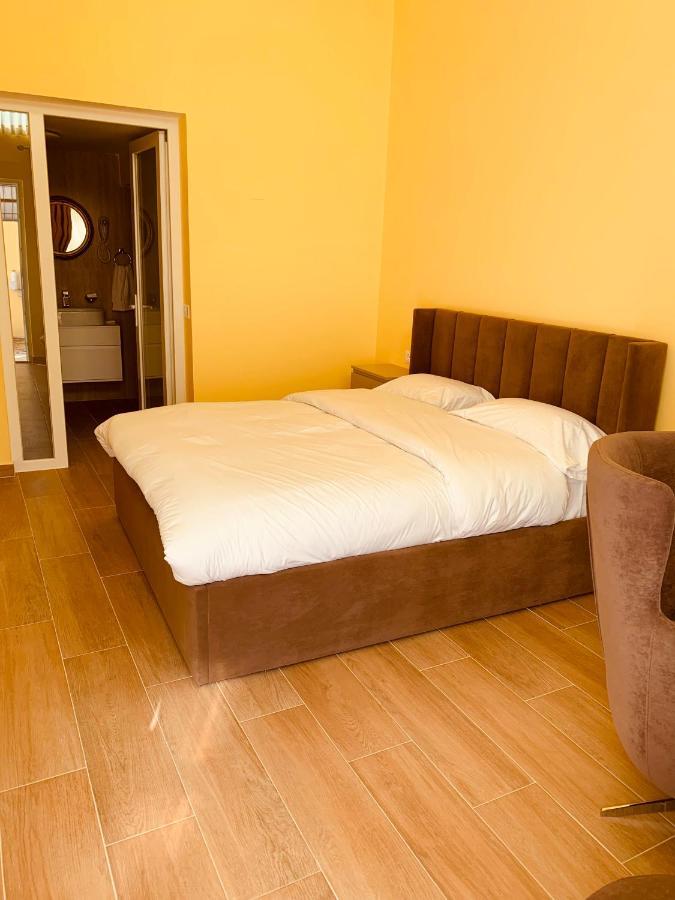 Auto Tana Guest House Tiranë Ngoại thất bức ảnh